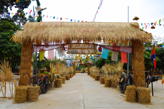 Khmer New Year Gate Entrance បុណ្យចូលឆ្នាំខ្មែរ Scene